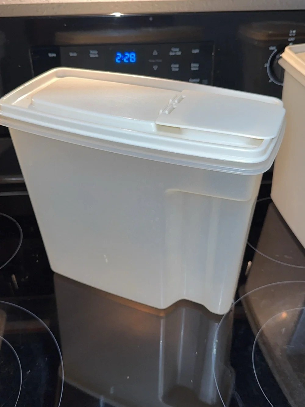 VTG Rubbermaid Plastic Food Storage Containers x3 with Lid - Cream